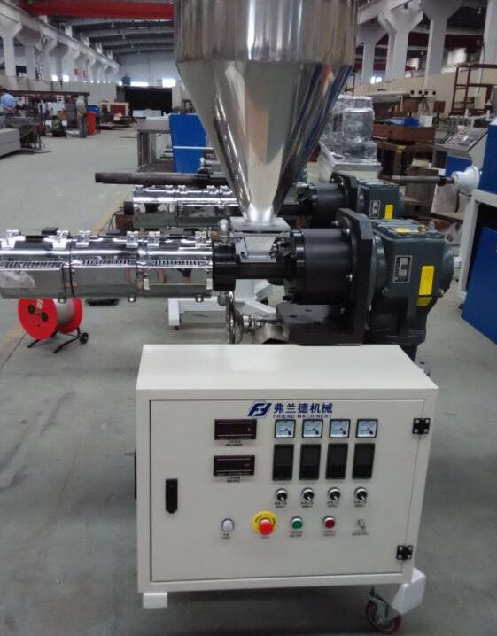 Mini máquina plástica del extrusor de SJ25 SJ45 para hacer el tubo de los PP PE 0