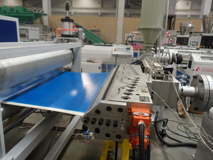 alimentación cuantitativa de 1100m m ASA Plastic Profile Production Line 2