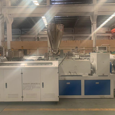 Un buen precio. tornillo de la máquina 65m m de la protuberancia de Wpc de los muebles de 150kg/H 37kw en línea