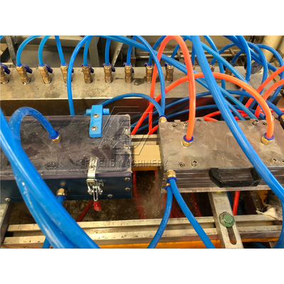 Un buen precio. La ventana y la puerta del PVC perfilan la fabricación de la máquina/de la máquina de extrudado plástica en línea