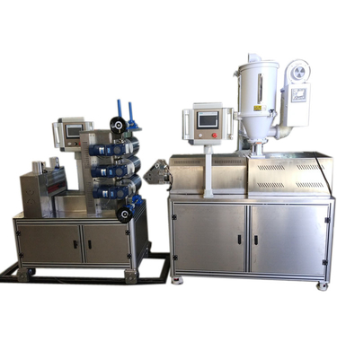 Un buen precio. Tipo extrusor del laboratorio de hoja plástico de la prueba de materiales mini en línea