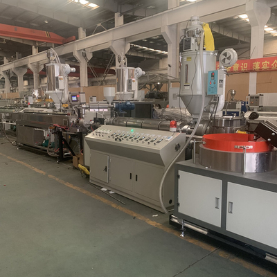 Un buen precio. molde de acero plástico de la máquina 40Cr del tubo del Pvc de la irrigación por goteo de 63m m en línea