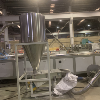 Un buen precio. Línea plástica de dos fases 600kgs/H de la granulación del PVC para granular los materiales reciclados en línea
