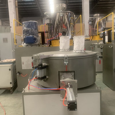 Un buen precio. Control plástico compacto del PLC de la máquina del mezclador de la estructura 900kg/H en línea