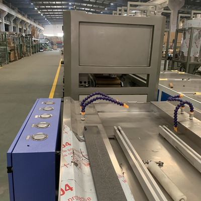 Good price Tablero gemelo del tornillo WPC que hace máquina la alimentación horizontal ahorro de energía de la cuchilla en línea
