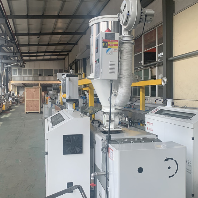 Tubo plástico que hace máquina las máquinas de extrudado eléctricas de la producción para los tubos del Pvc 3