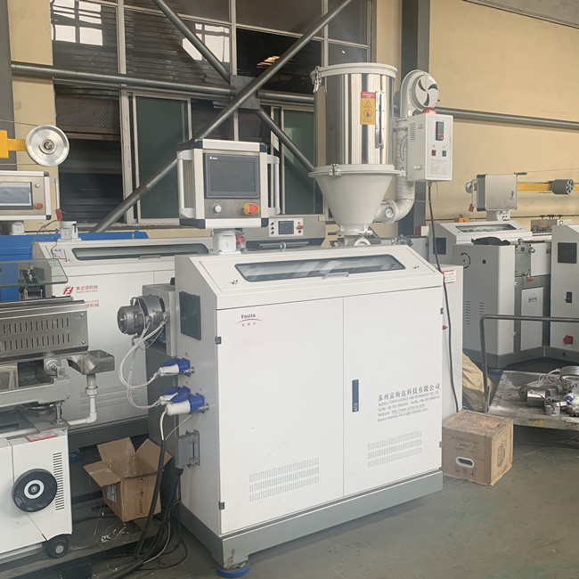 Tubo plástico que hace máquina las máquinas de extrudado eléctricas de la producción para los tubos del Pvc 1