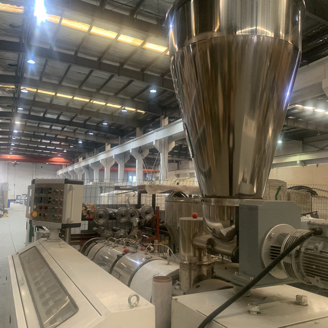Máquina plástica doble cónica del tubo del extrusor de tornillo 45RPM 3