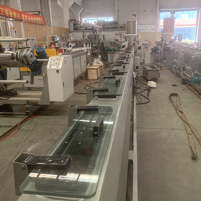 cadena de producción plástica del tubo de 1600m m para el alcantarillado 1