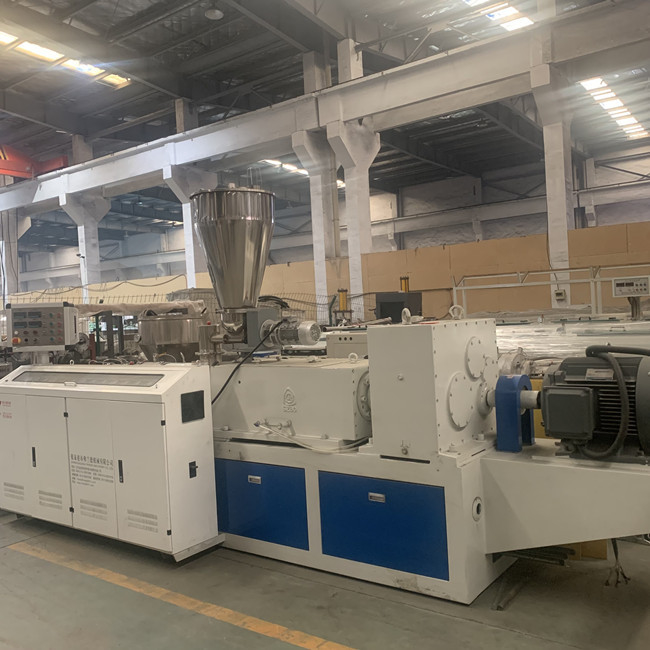 Máquina modificada para requisitos particulares del panel del perfil del Pvc de 700m m con el tornillo doble 0