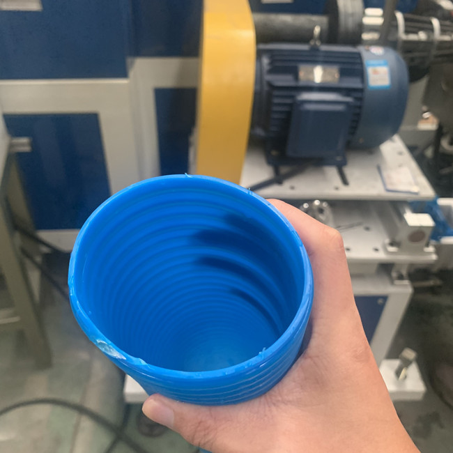 Línea de la protuberancia del tubo de la máquina PE de la manguera del espiral del motor de Siemens de los gránulos del PVC 4