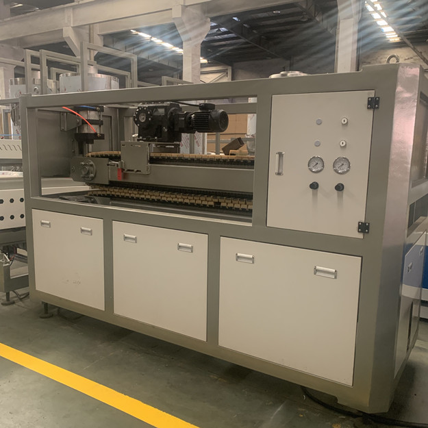 cadena de producción del perfil de 250m m 400kg/H WPC extrusor de tornillo gemelo 2