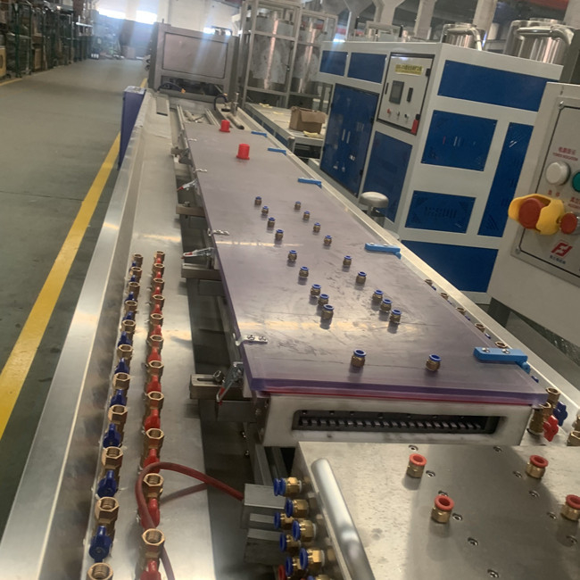 Tornillo del doble de la producción del perfil de la puerta de la ventana del PVC UPVC WPC 1