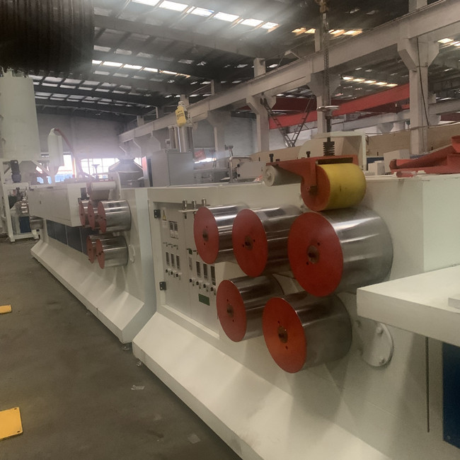 1 a 2/4 máquina plástica de la correa que embala, ACARICIA la cadena de producción plástica de la correa 2000kg/H 1