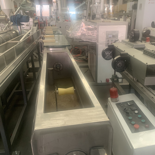 tubo de la irrigación por goteo de 2000m m máquina plástica del tubo del HDPE de 3 capas 1